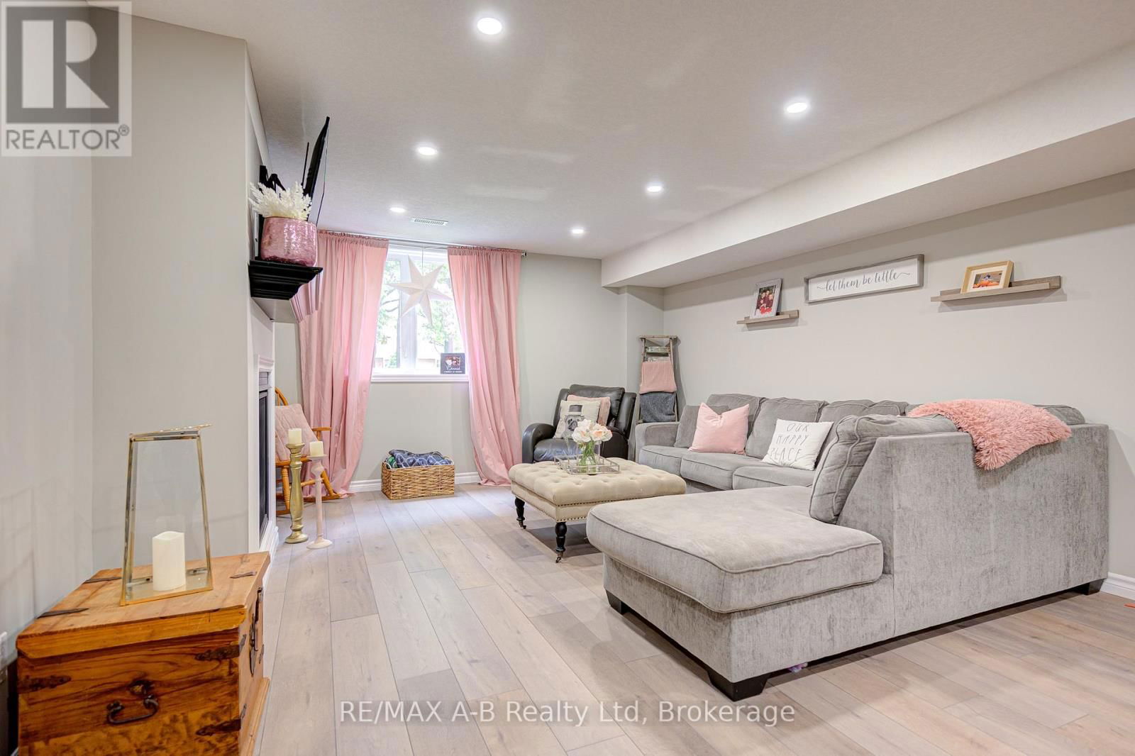 70 GERBER DRIVE Image 35