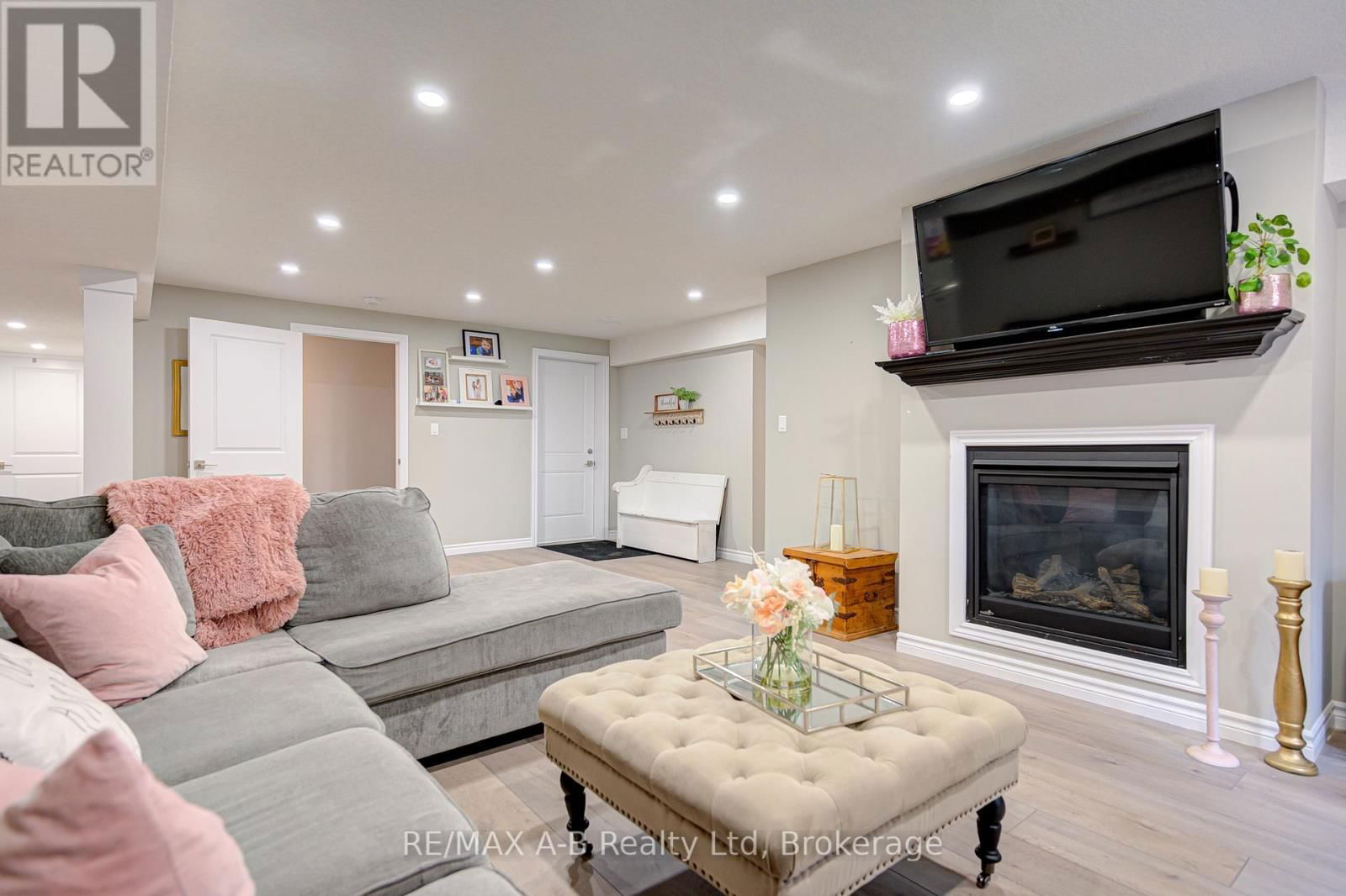70 GERBER DRIVE Image 36