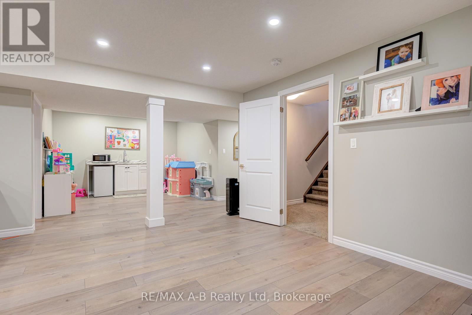 70 GERBER DRIVE Image 38