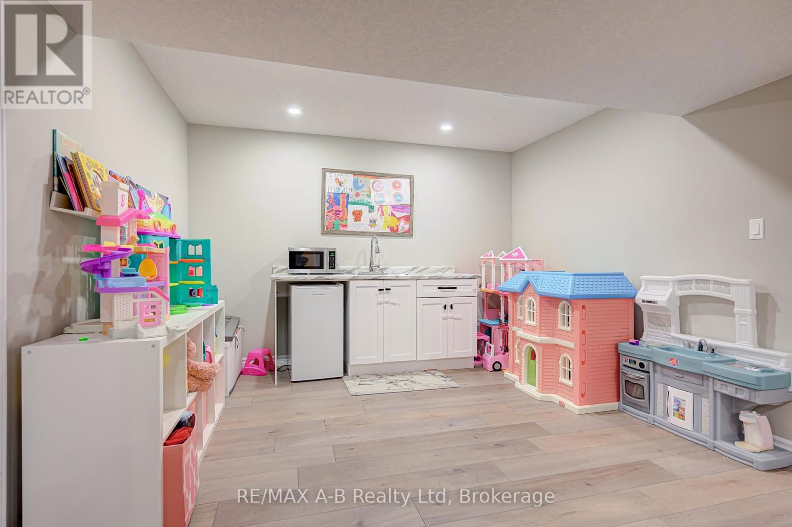 70 GERBER DRIVE Image 39
