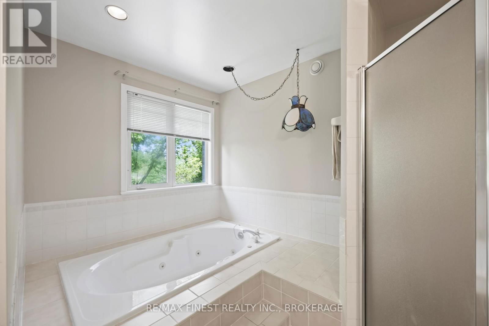 941 MALVERN TERRACE Image 13