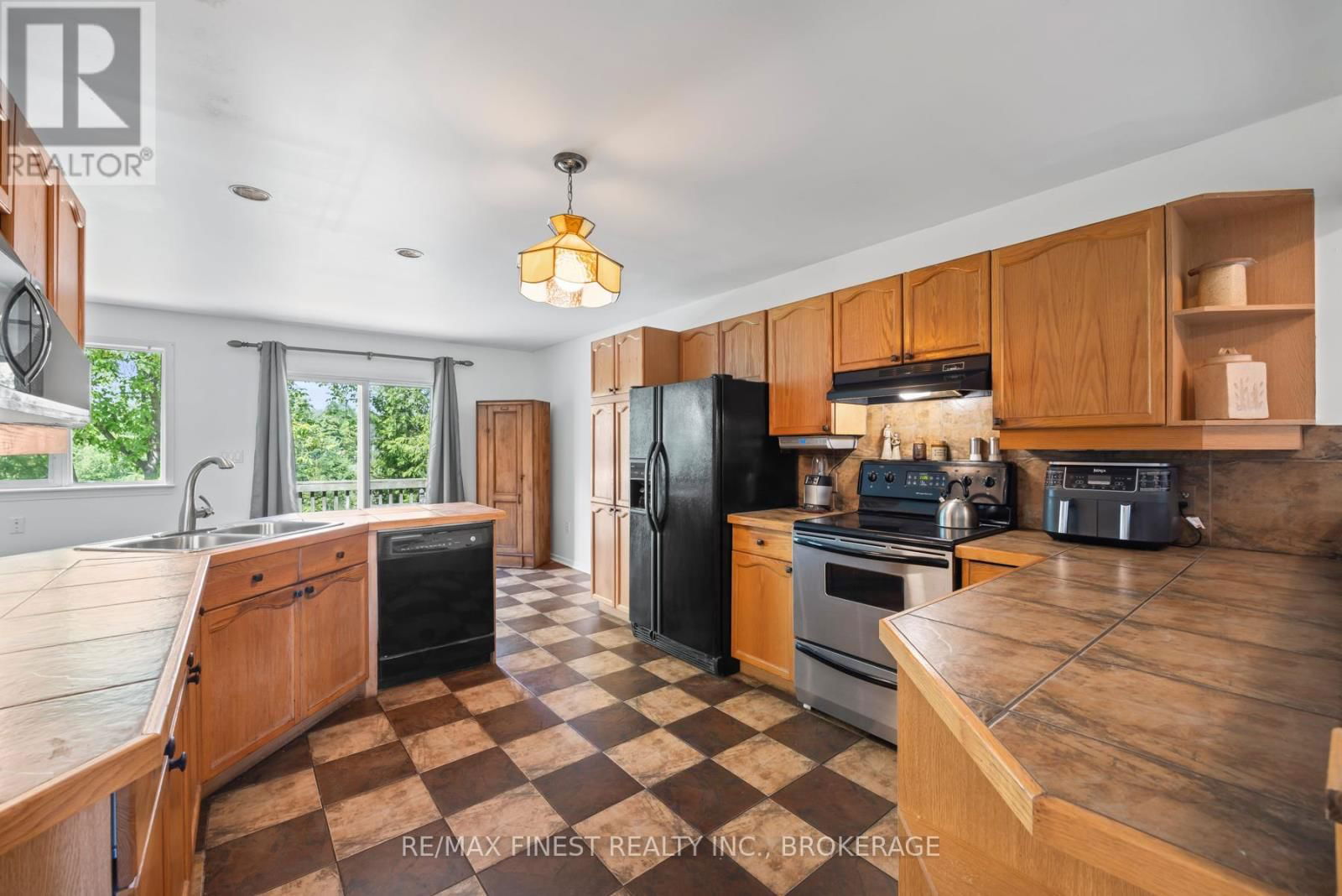 941 MALVERN TERRACE Image 15