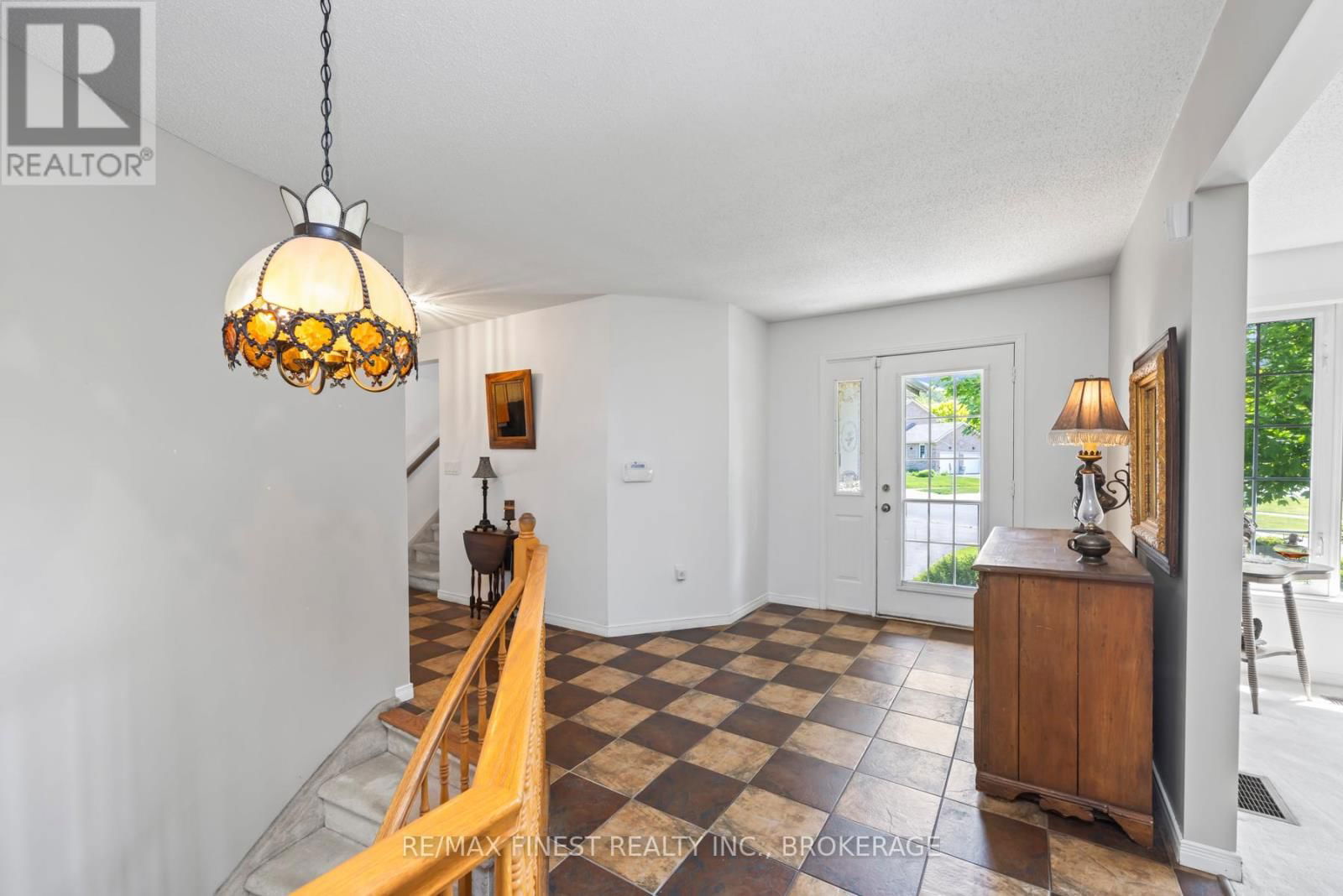 941 MALVERN TERRACE Image 3