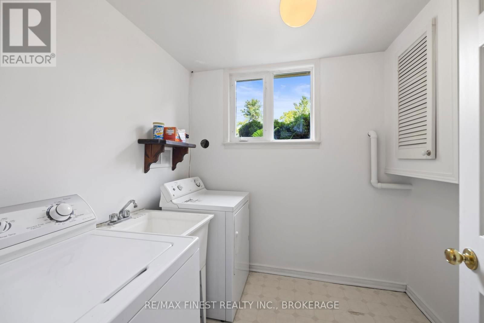 941 MALVERN TERRACE Image 36