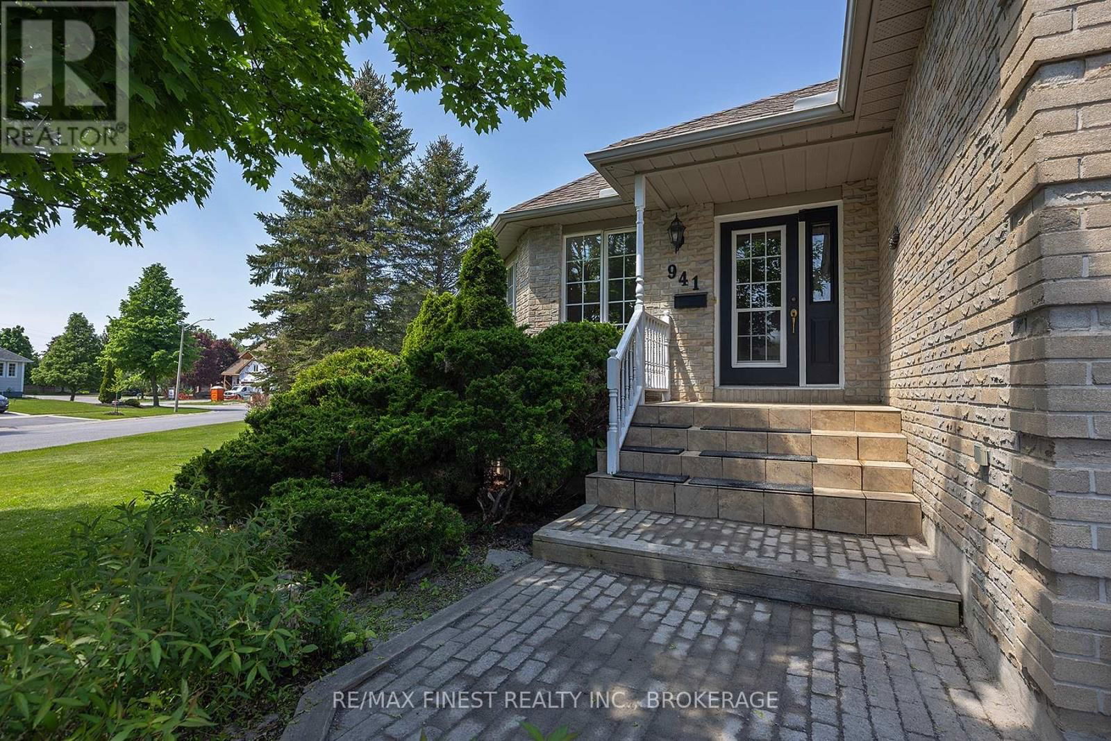 941 MALVERN TERRACE Image 41
