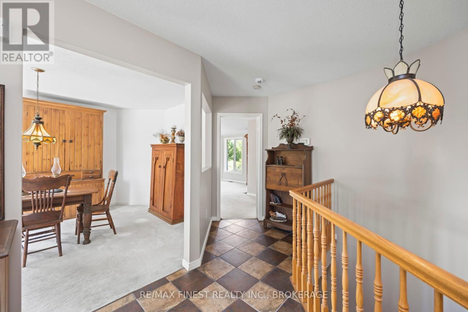 941 MALVERN TERRACE Image 6