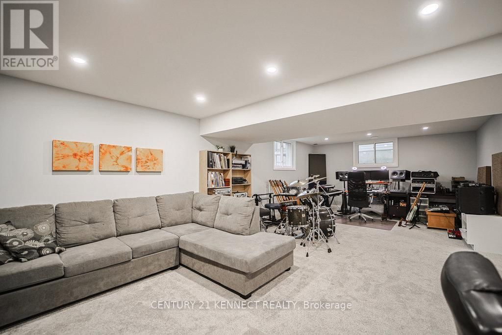 1520 BERKSHIRE DRIVE Image 35
