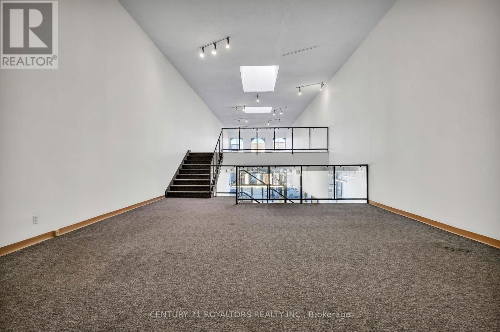 516 DUNDAS STREET Image 21