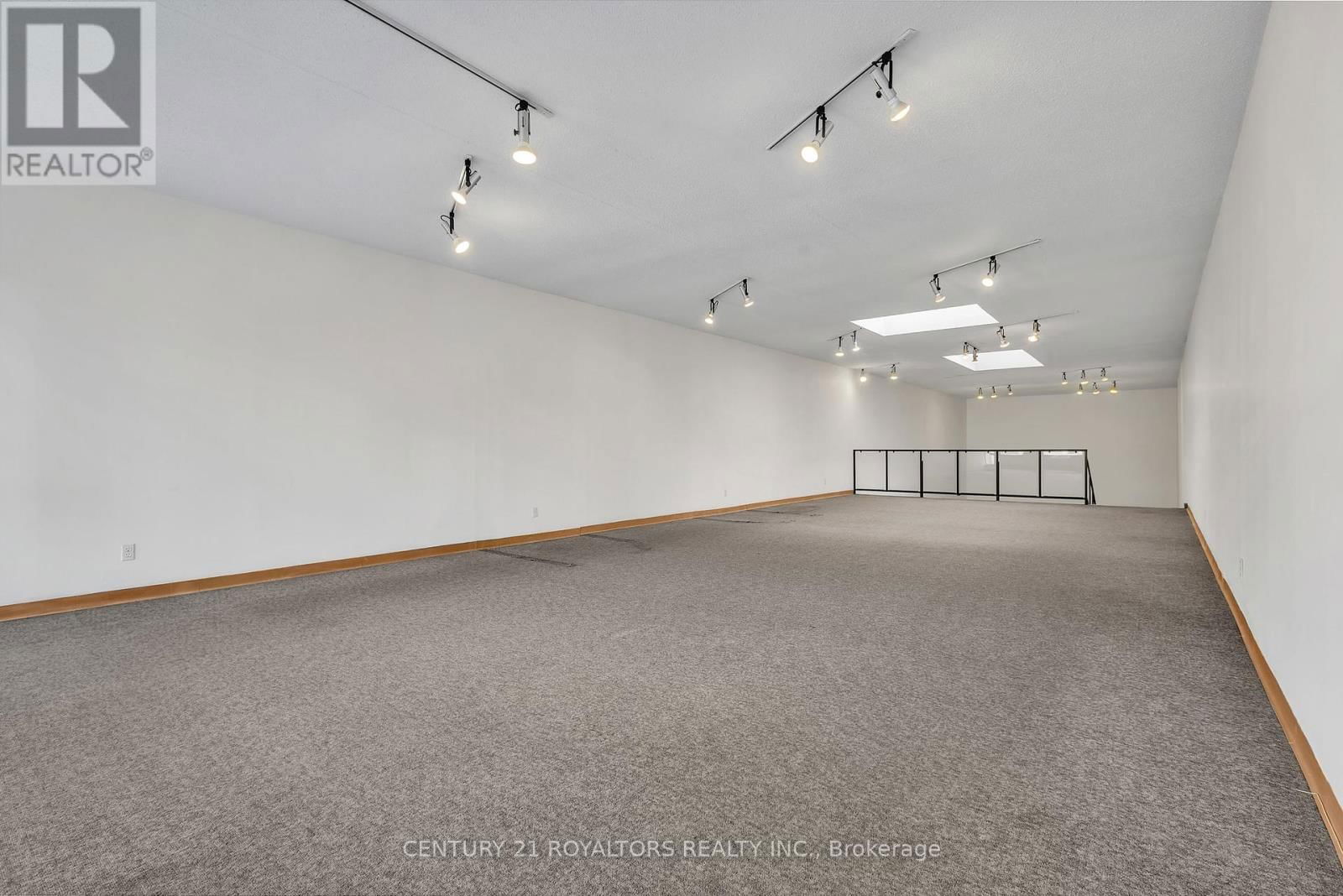 516 DUNDAS STREET Image 23