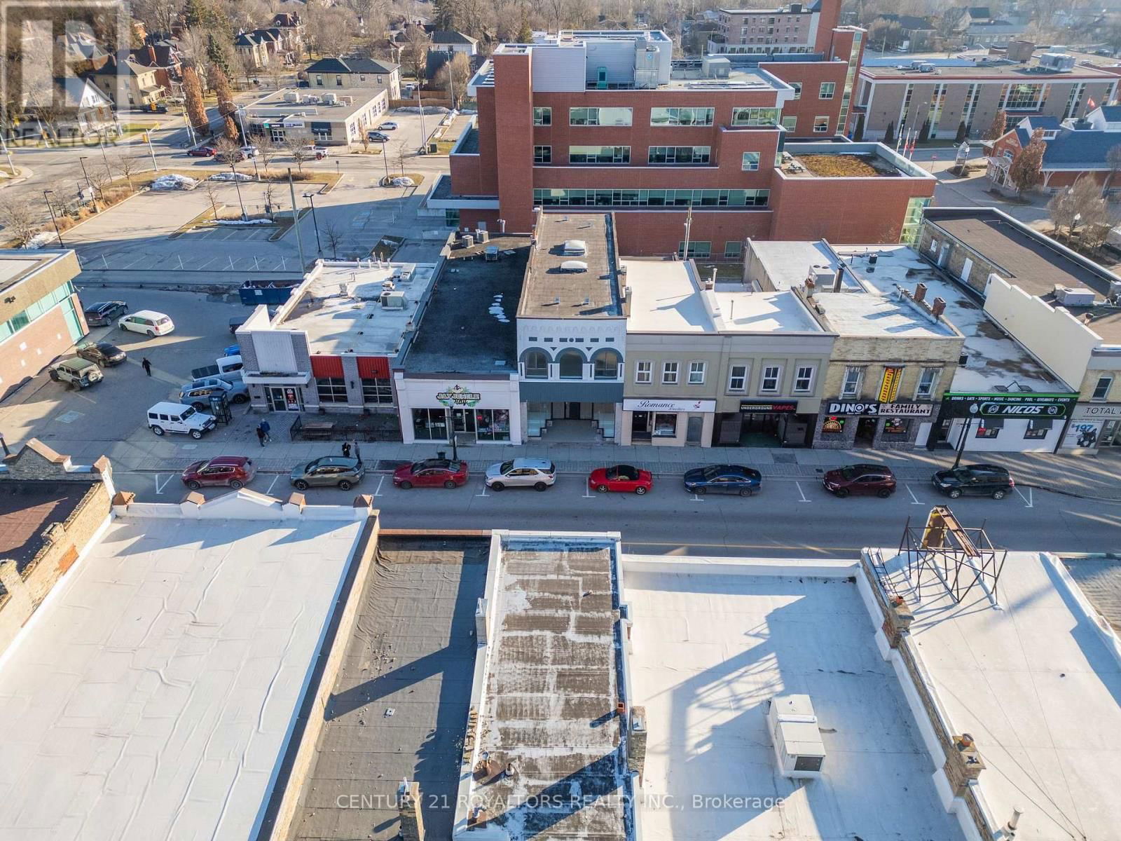 516 DUNDAS STREET Image 27