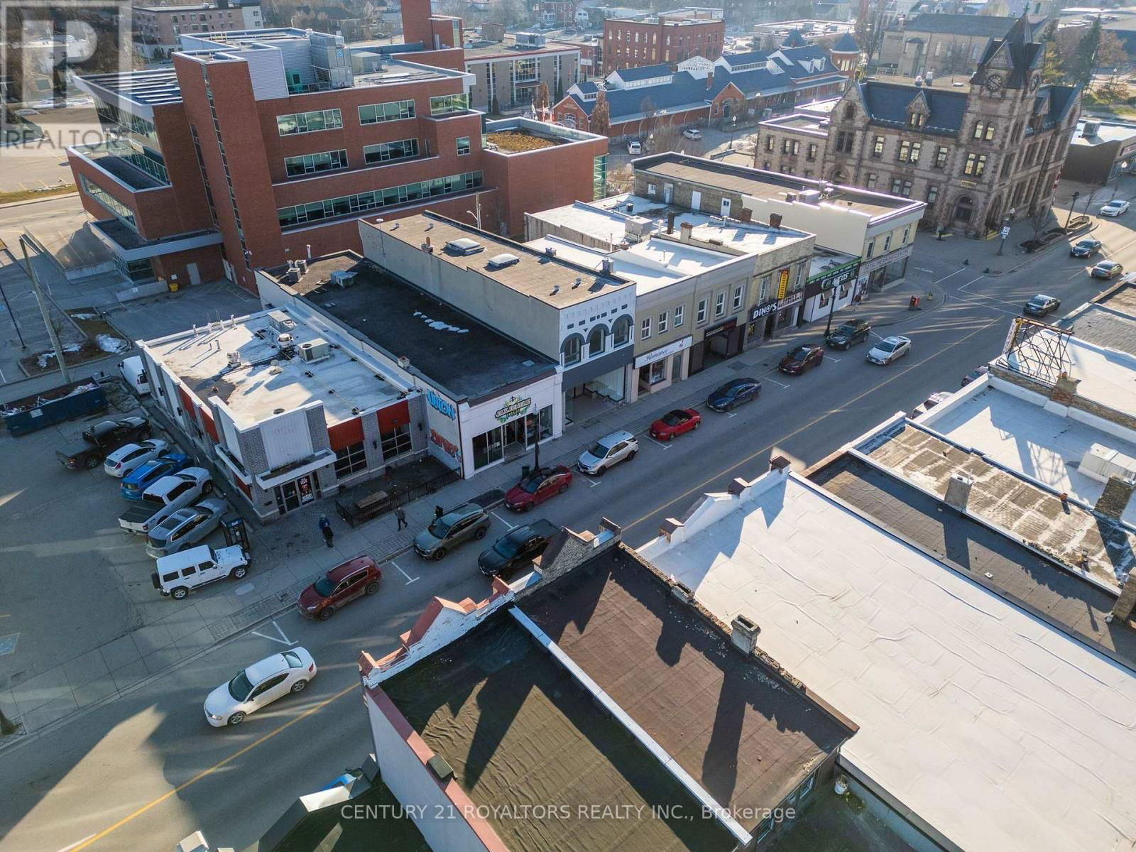 516 DUNDAS STREET Image 28