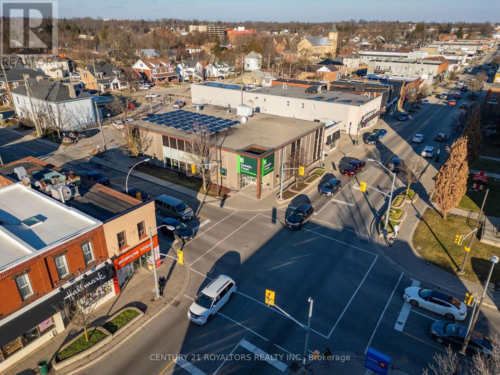 516 DUNDAS STREET Image 30
