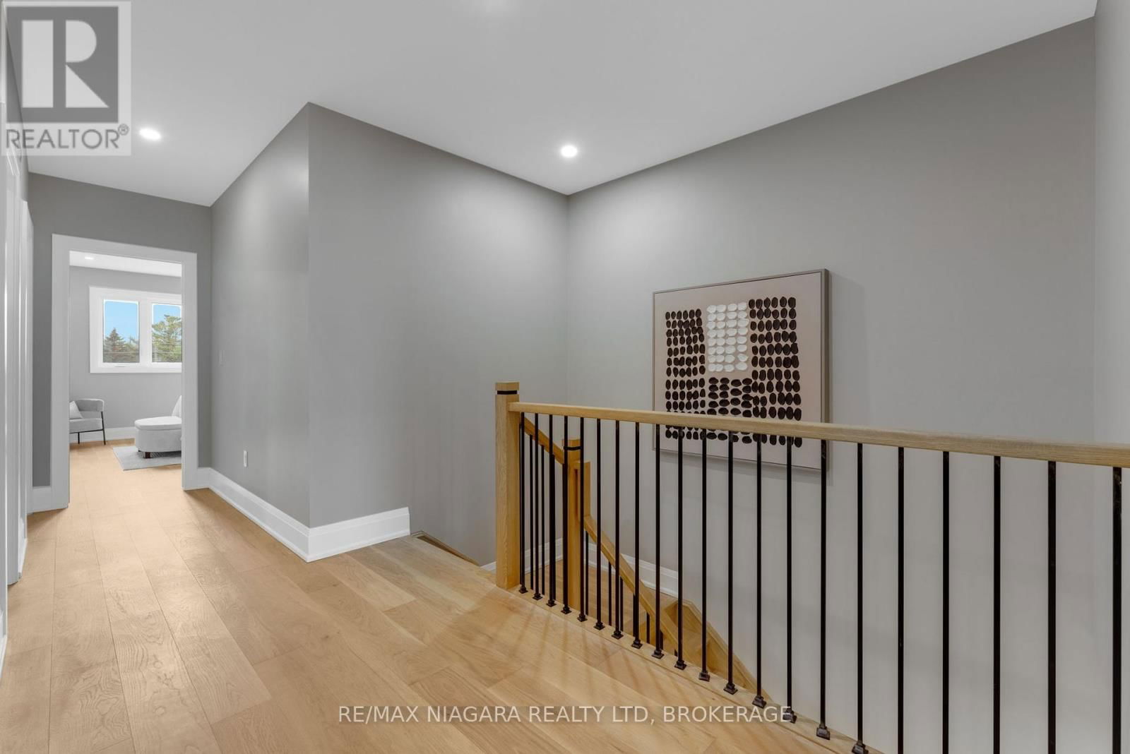 6216 CURLIN CRESCENT Image 19
