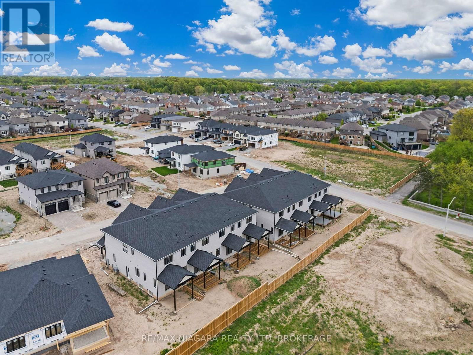 6216 CURLIN CRESCENT Image 39