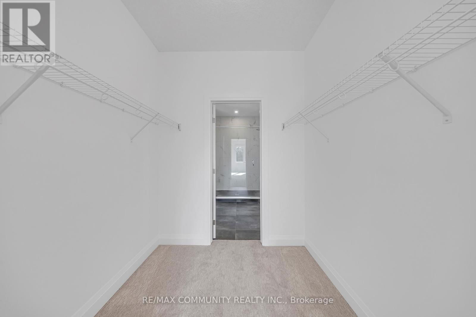 14 ALEXANDER CIRCLE Image 12