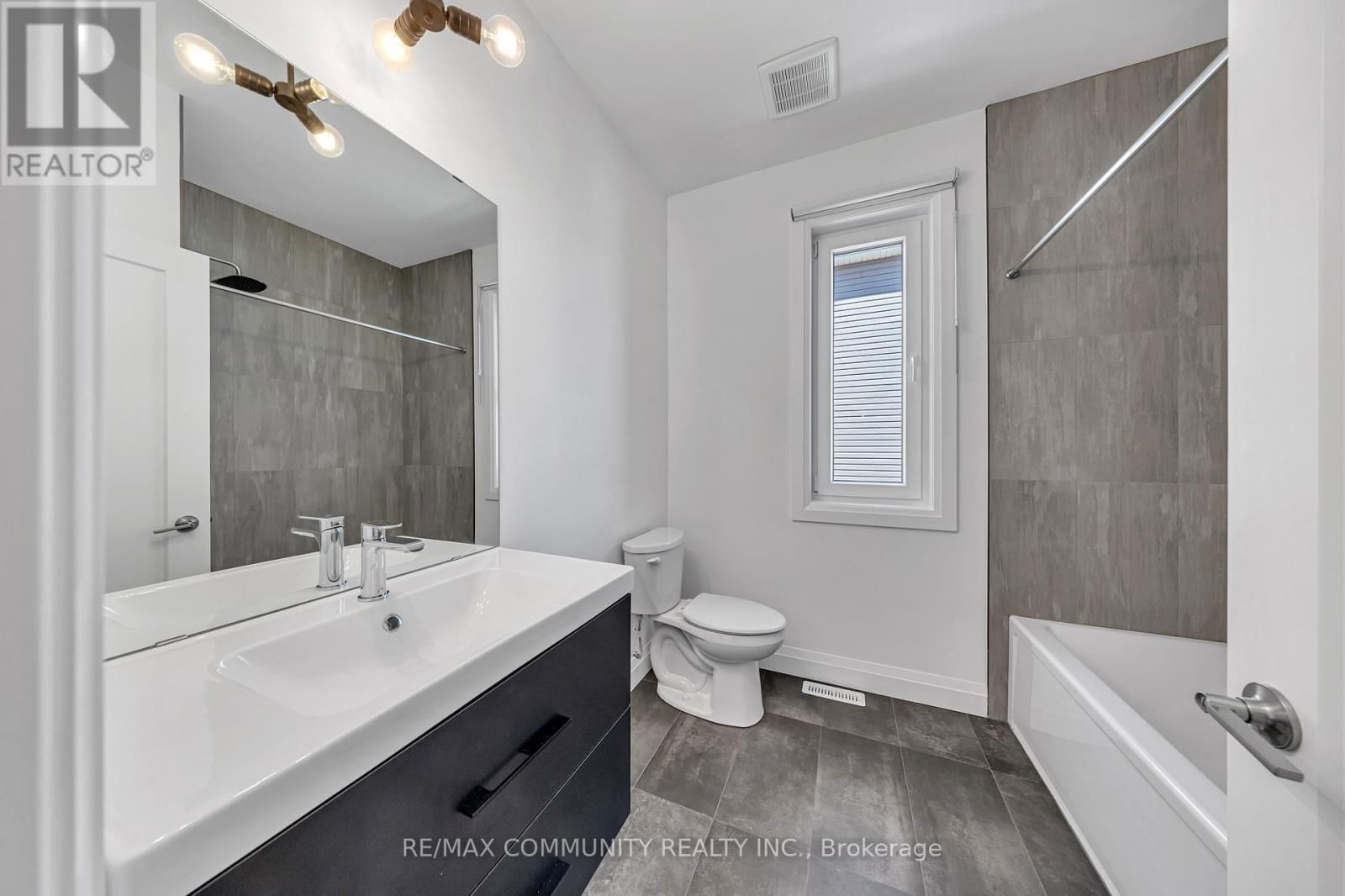 14 ALEXANDER CIRCLE Image 7