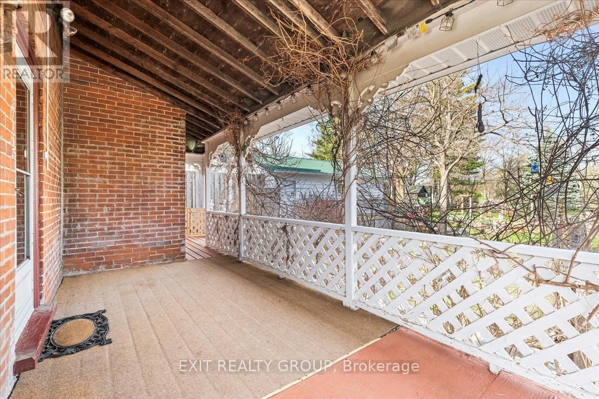 207 DURHAM STREET SOUTH Image 24