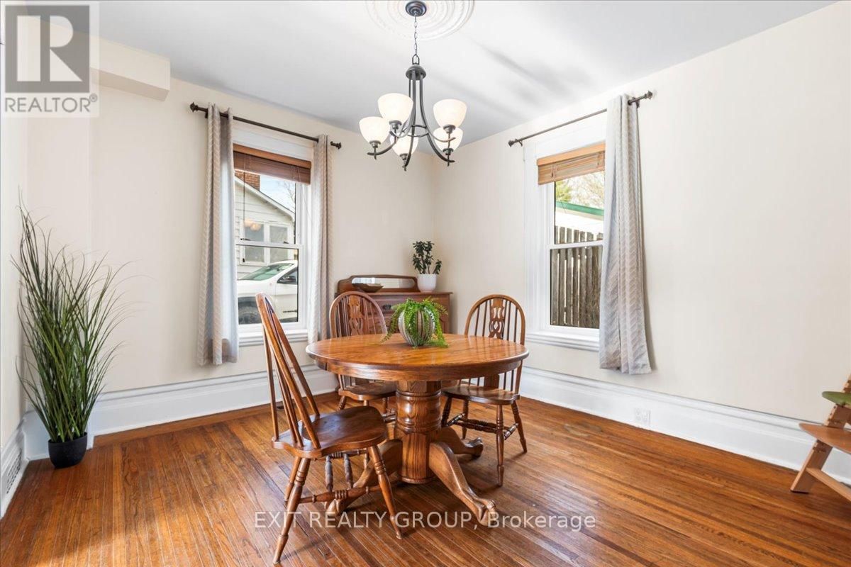 207 DURHAM STREET SOUTH Image 6