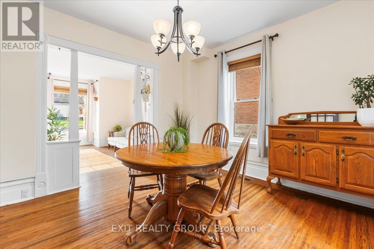 207 DURHAM STREET SOUTH Image 7