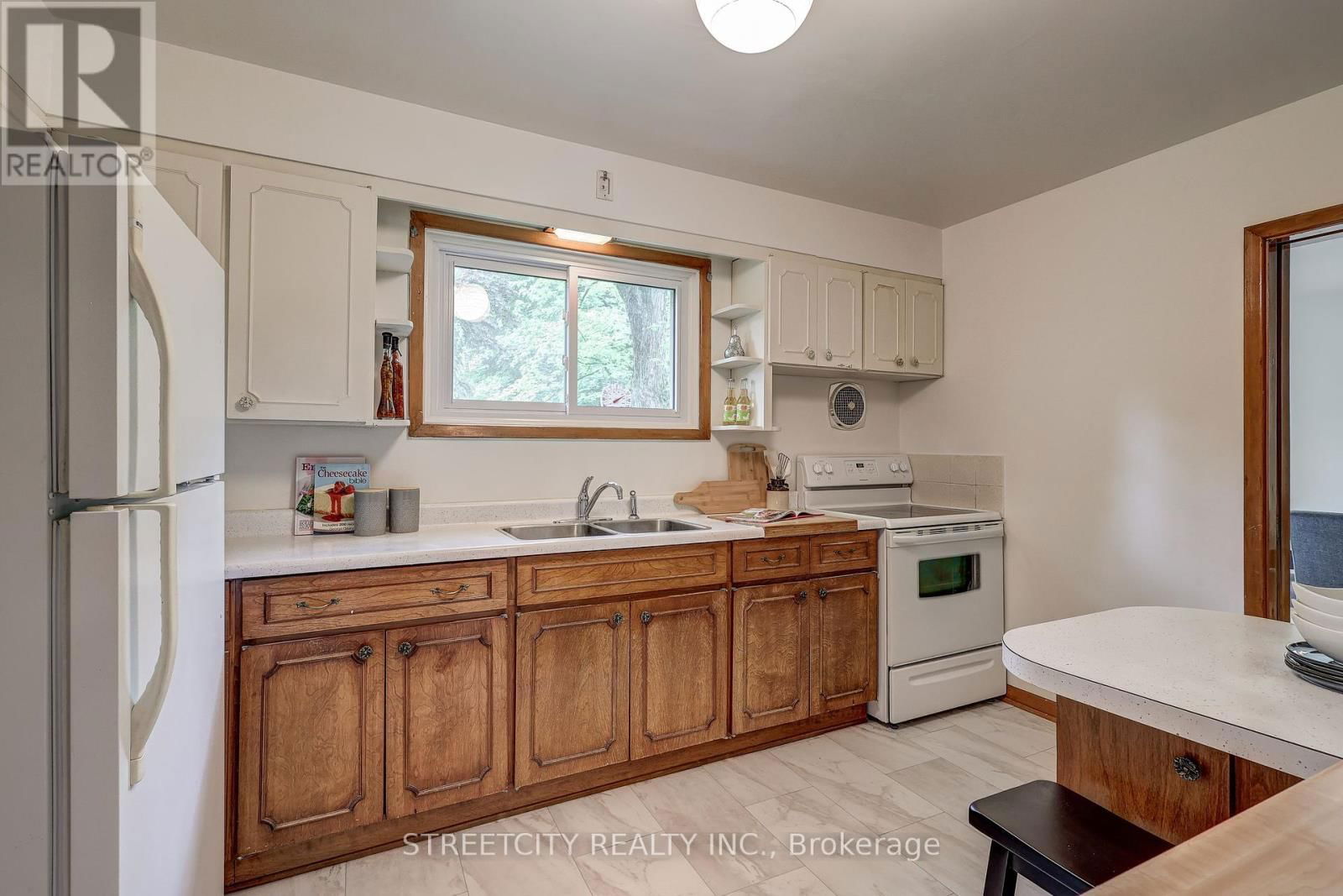 76 BLOOMFIELD DRIVE Image 13