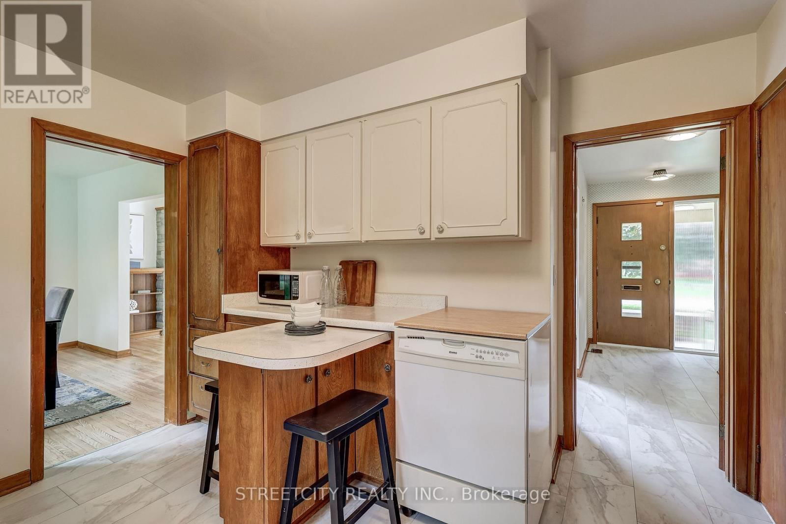 76 BLOOMFIELD DRIVE Image 15