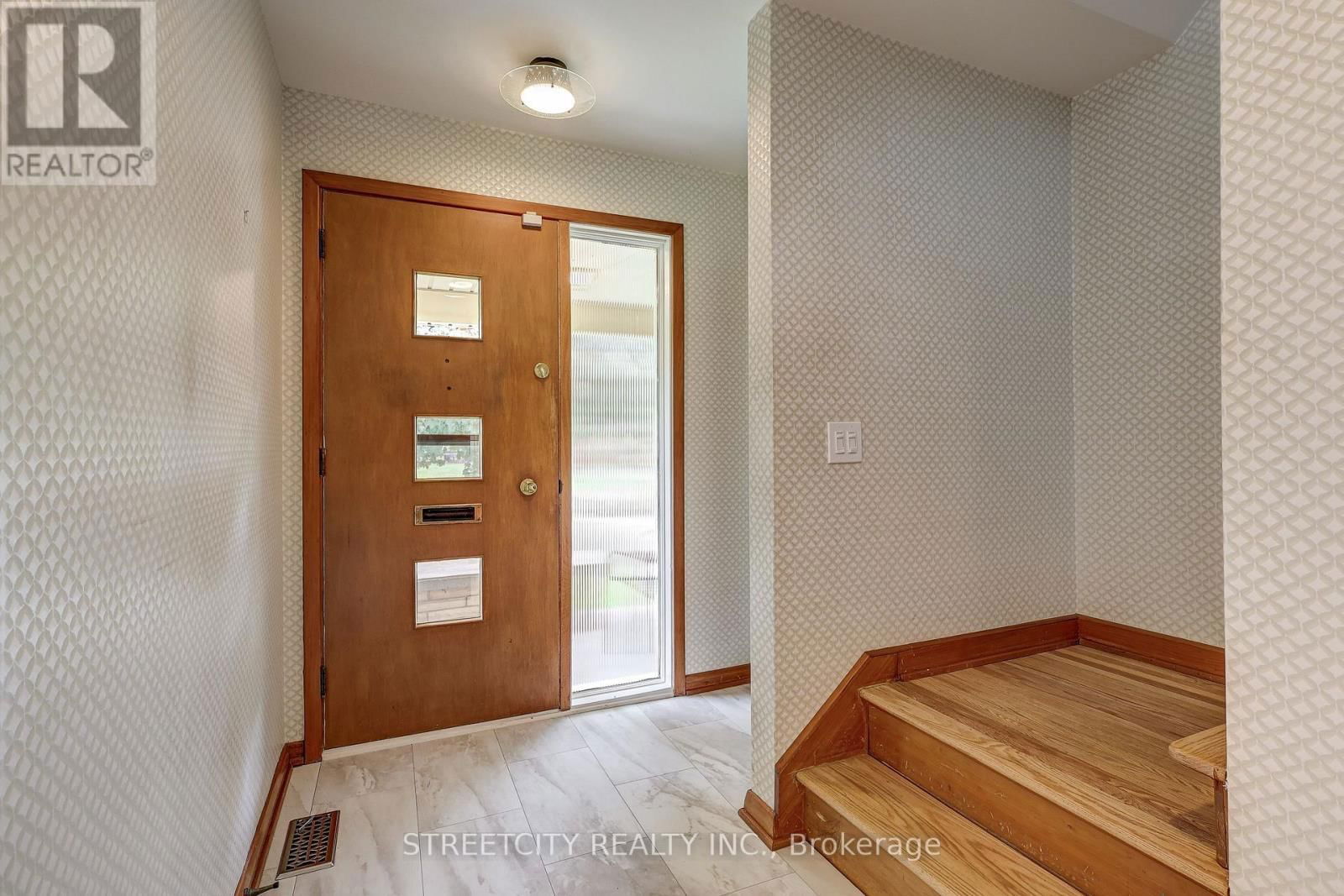 76 BLOOMFIELD DRIVE Image 17