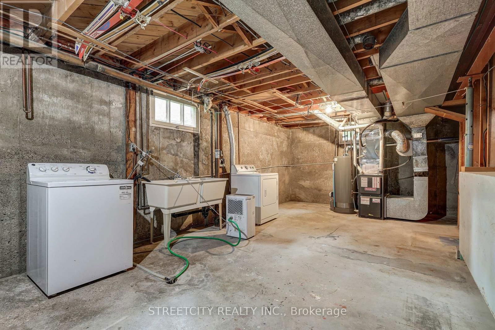 76 BLOOMFIELD DRIVE Image 32