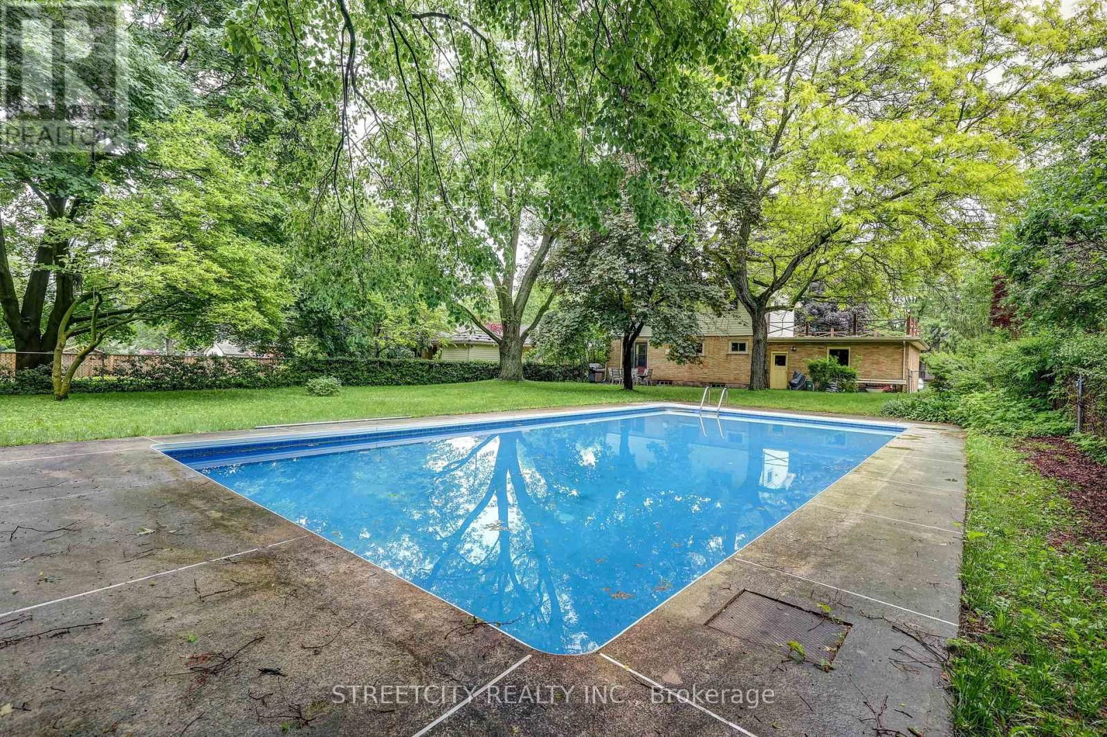 76 BLOOMFIELD DRIVE Image 36