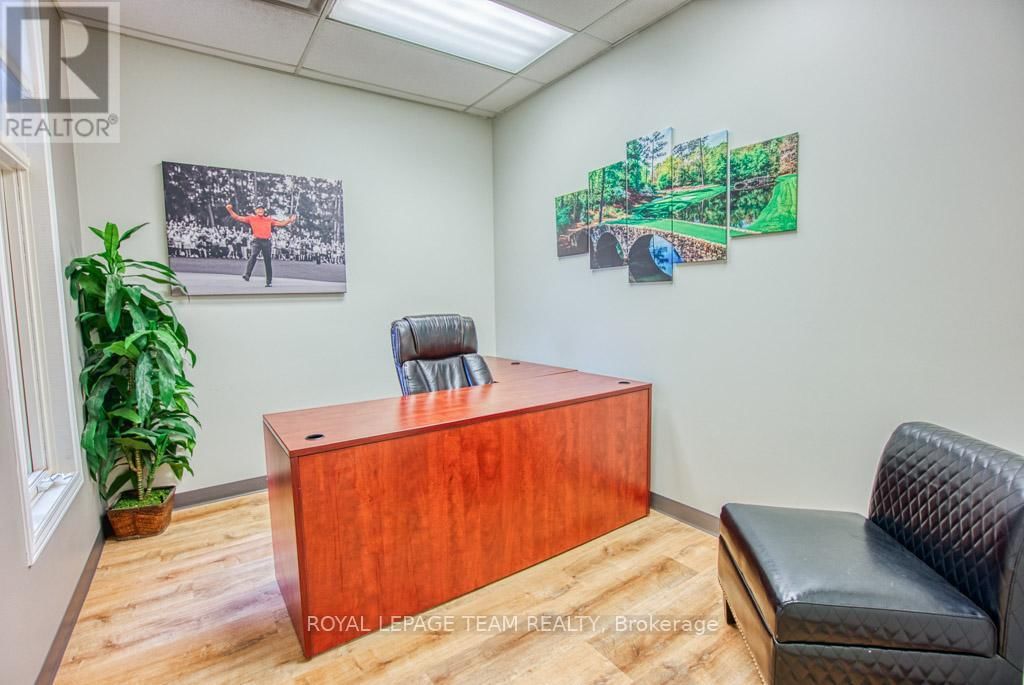 84 CENTREPOINTE DRIVE Image 7