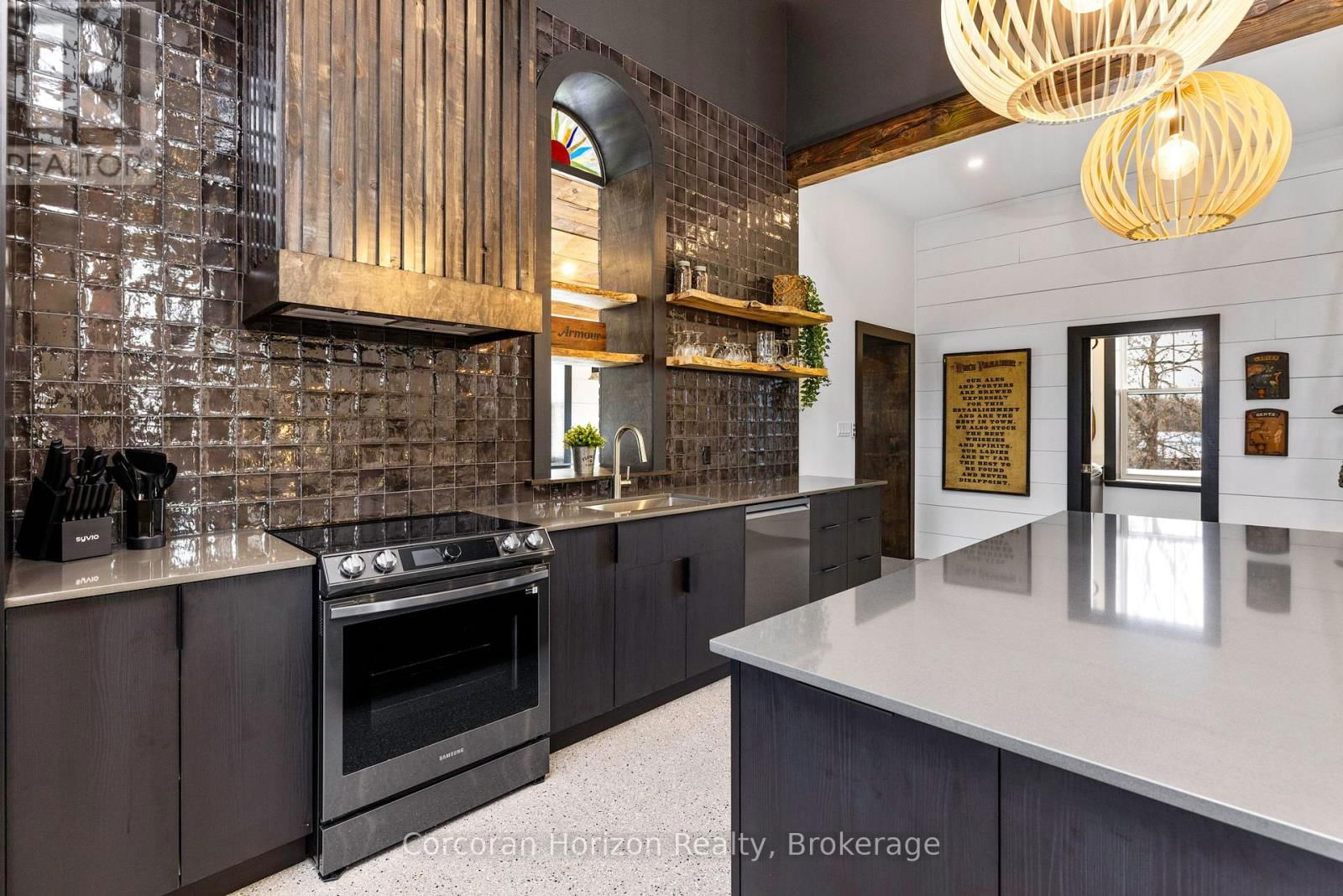 164 ONTARIO STREET Image 10