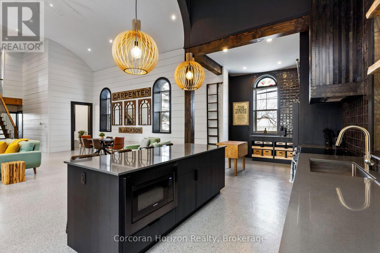 164 ONTARIO STREET Image 11