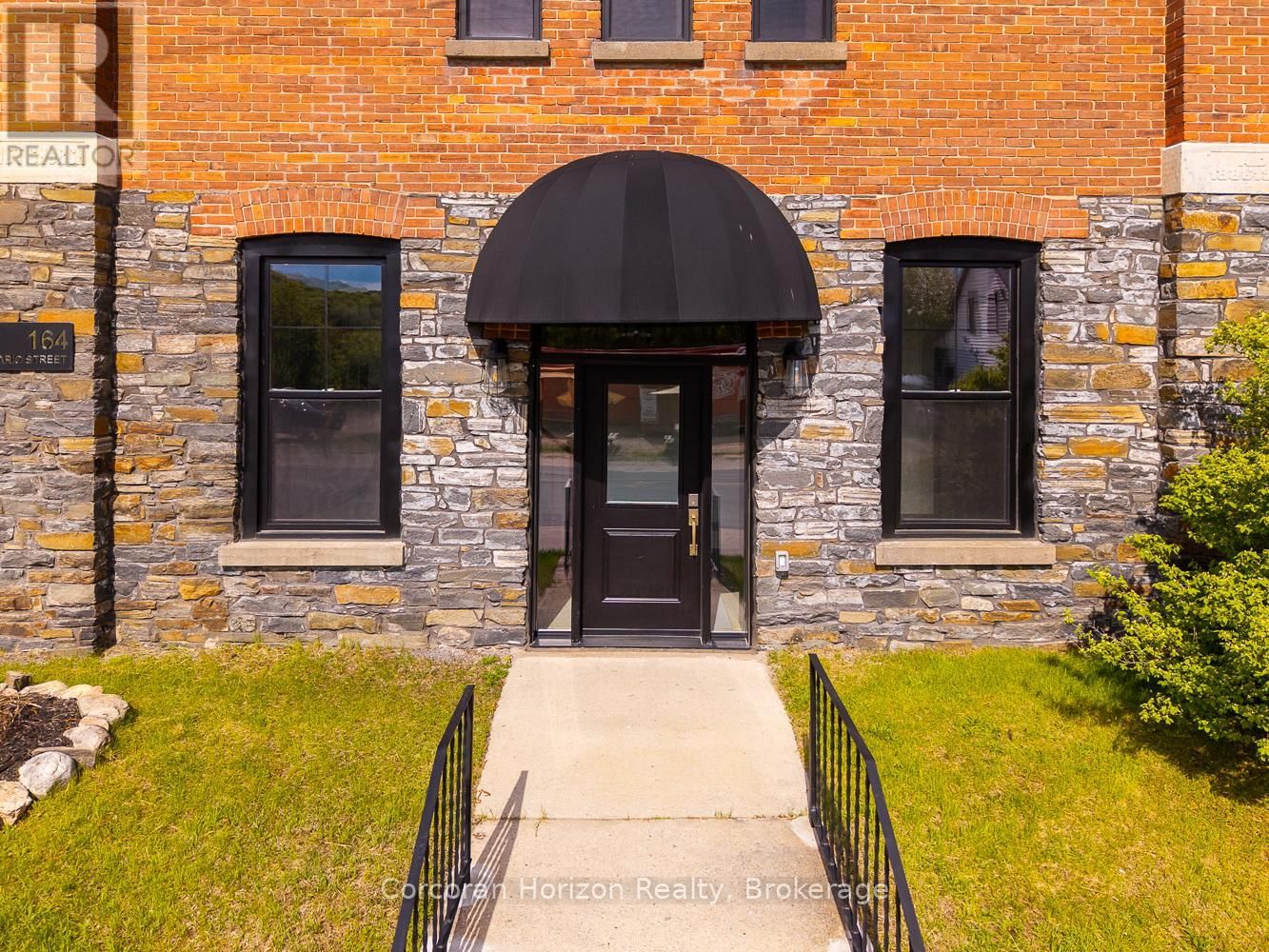 164 ONTARIO STREET Image 28