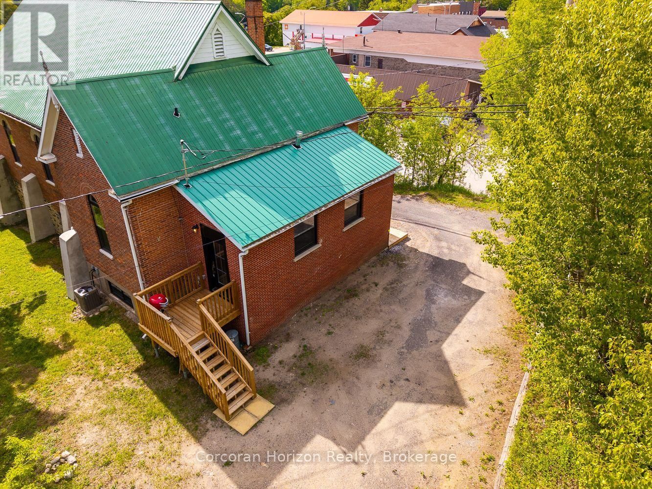 164 ONTARIO STREET Image 44