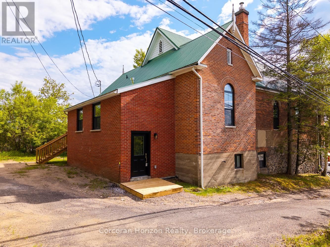 164 ONTARIO STREET Image 45