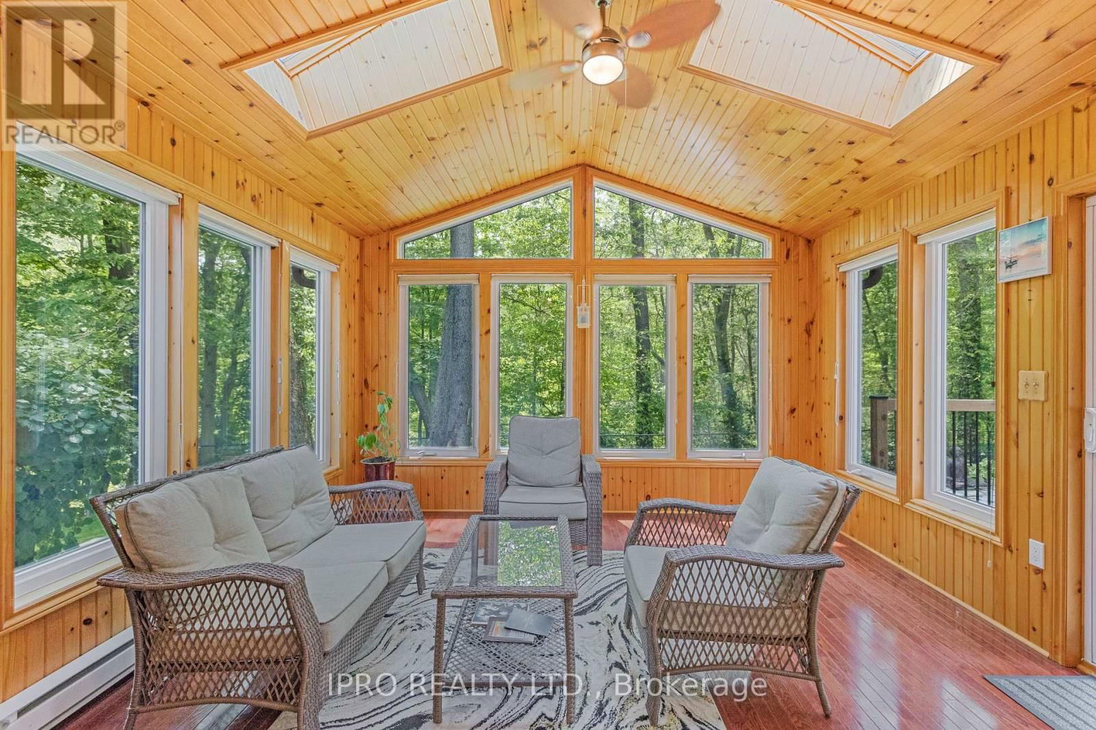 6 ROSELAWN COURT Image 17