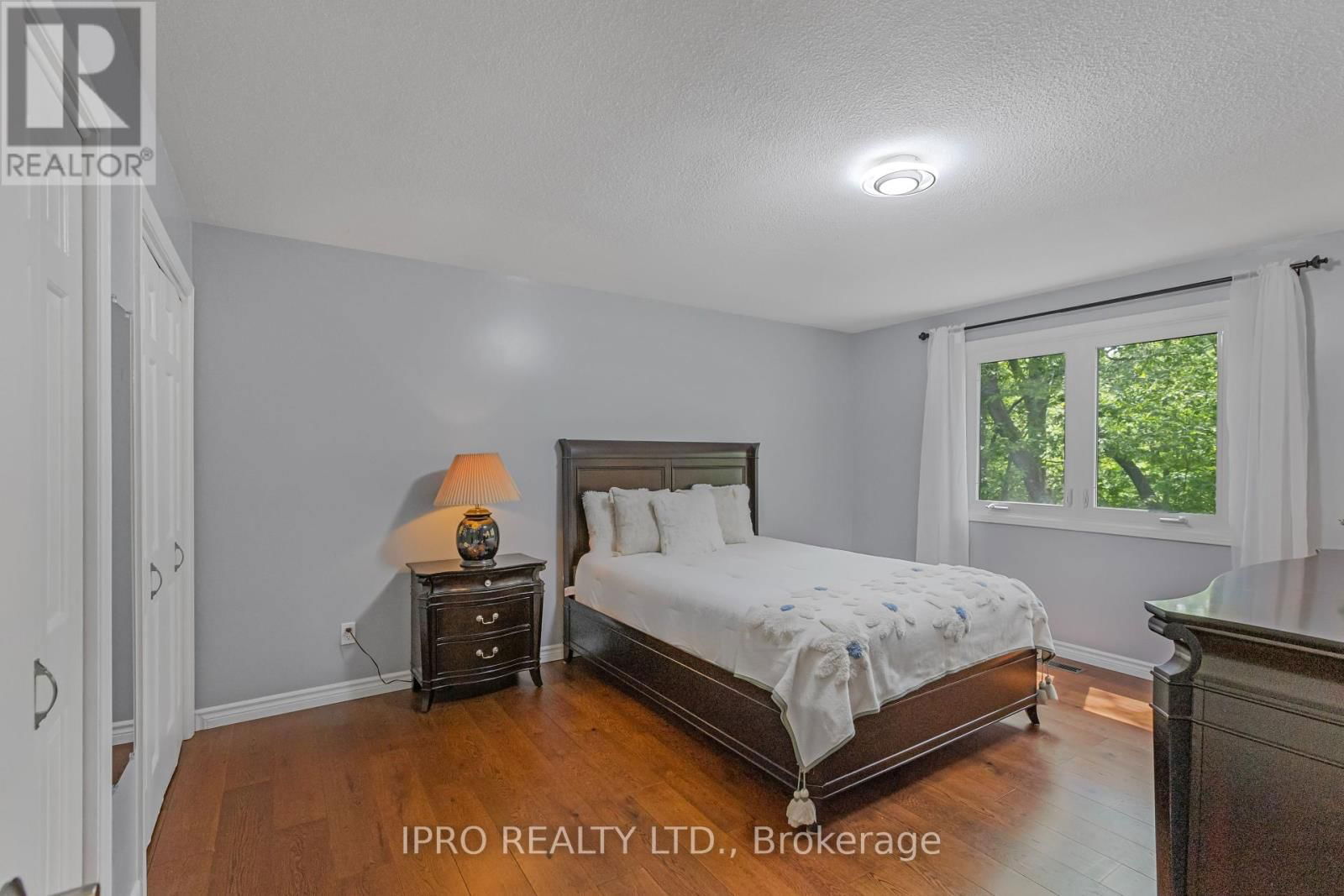 6 ROSELAWN COURT Image 27