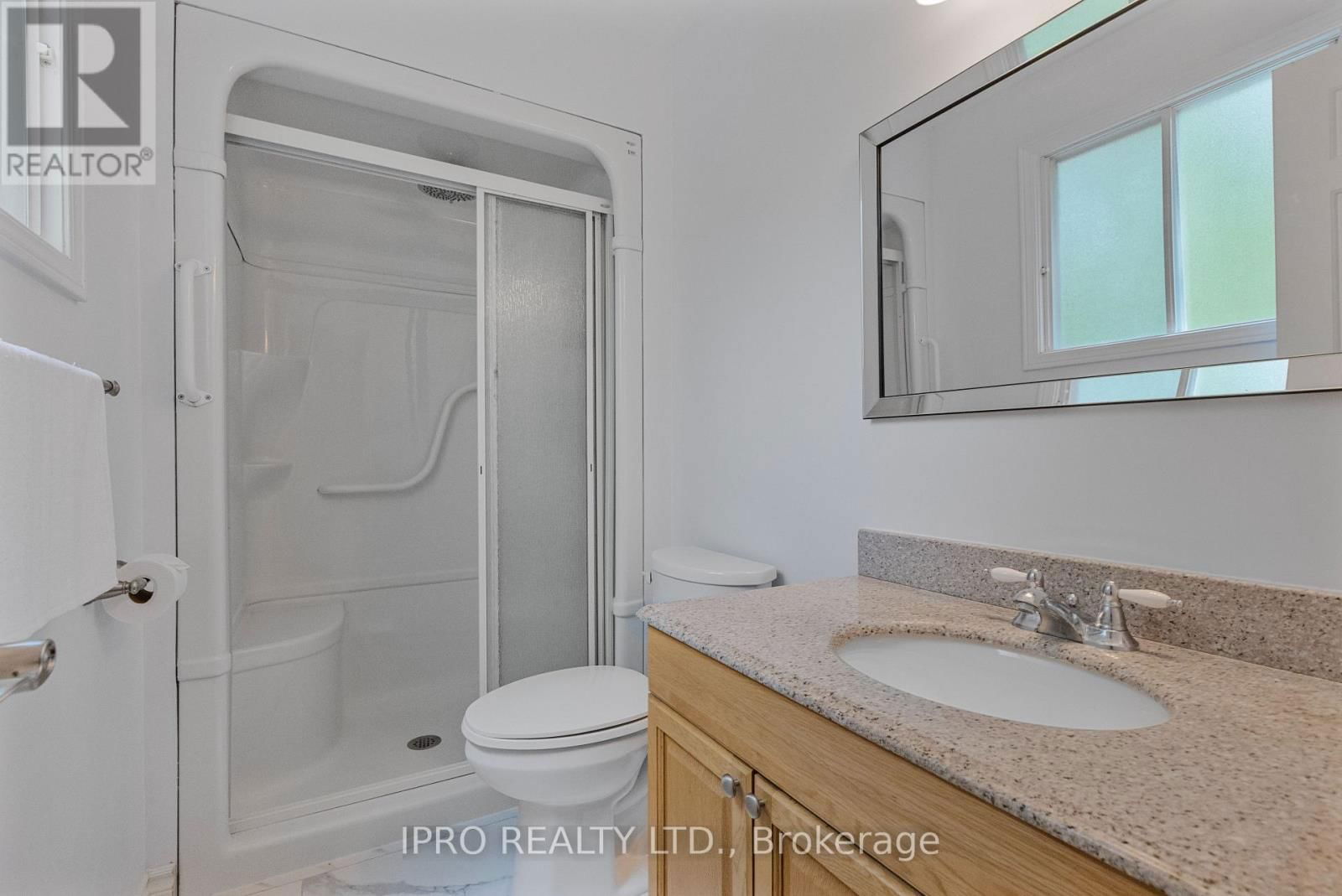 6 ROSELAWN COURT Image 29
