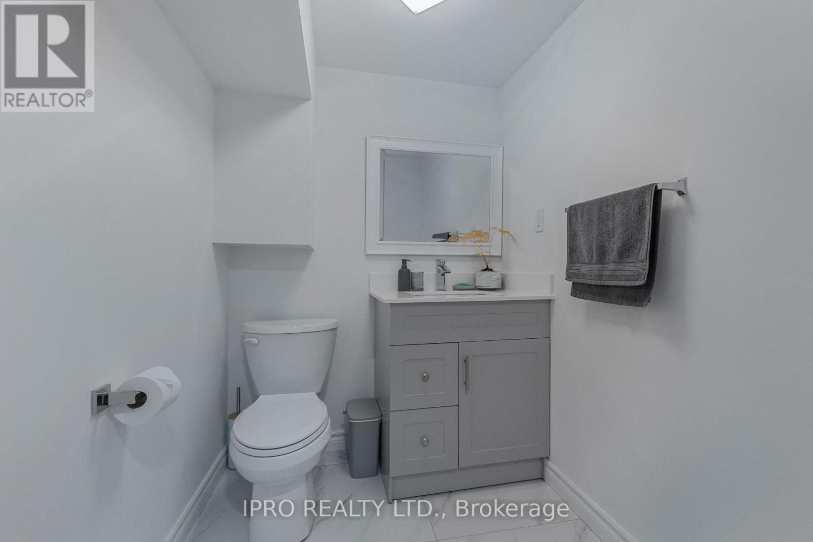 6 ROSELAWN COURT Image 35