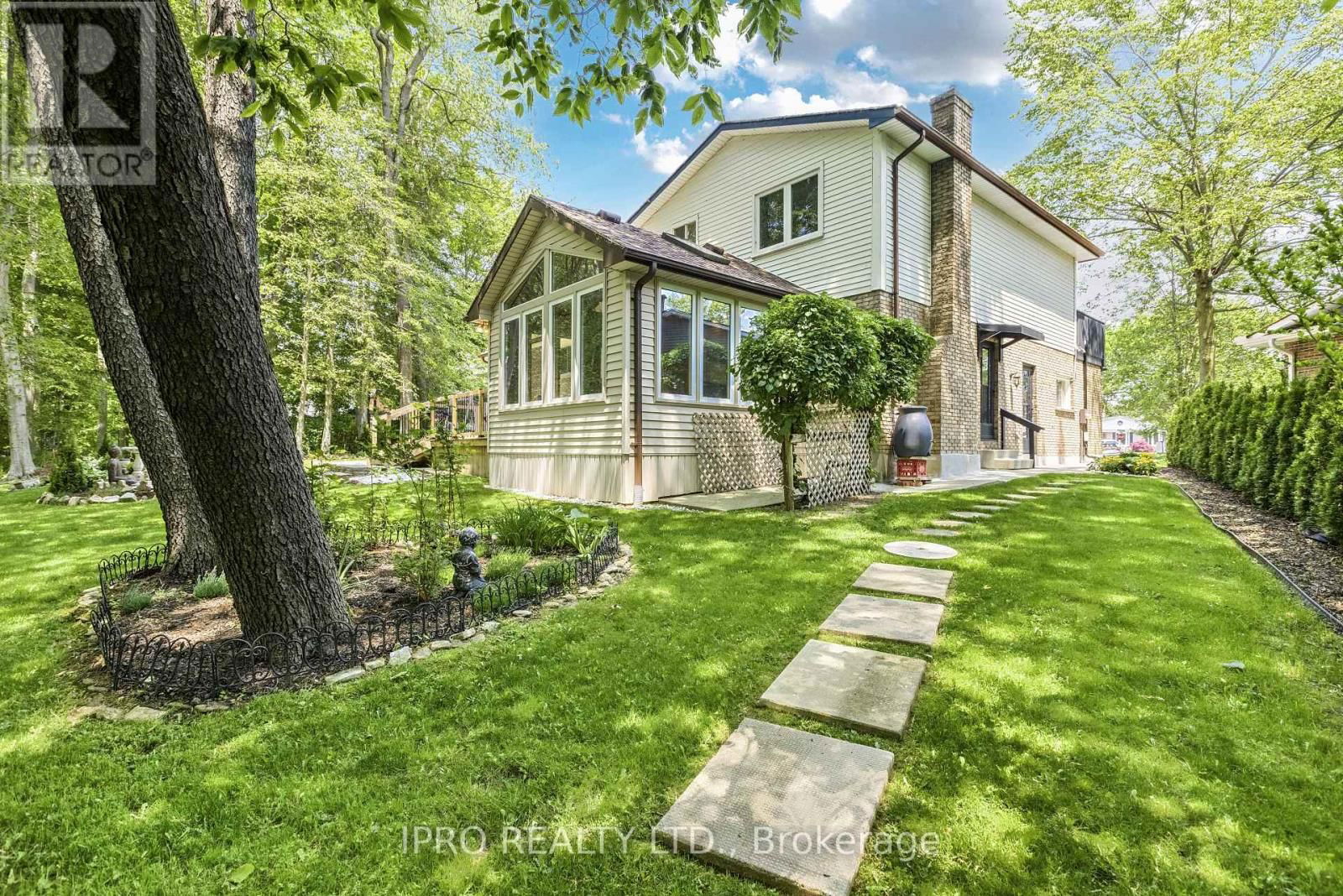 6 ROSELAWN COURT Image 41