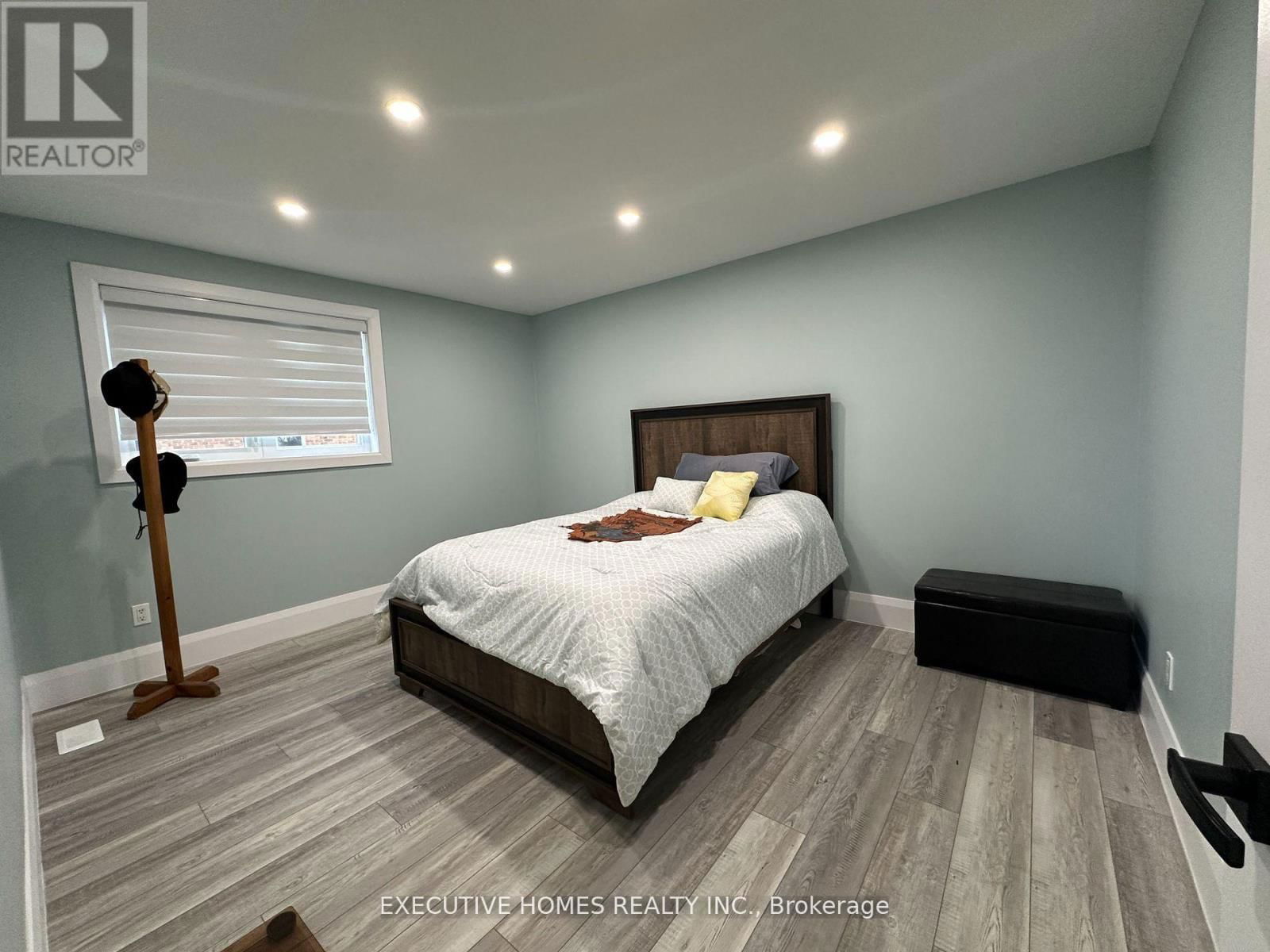 15 WESTBROOK PLACE Image 15