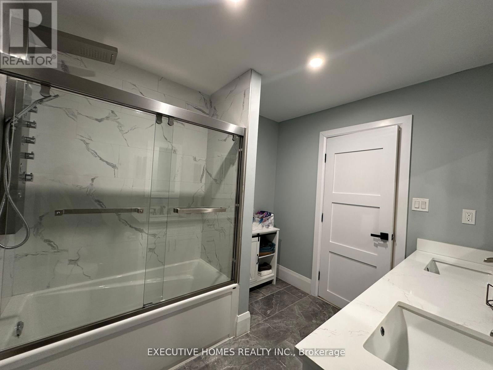 15 WESTBROOK PLACE Image 18