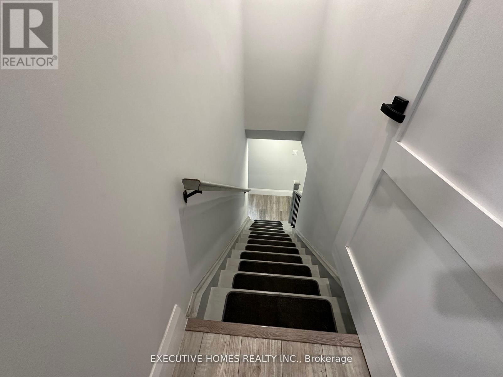 15 WESTBROOK PLACE Image 20