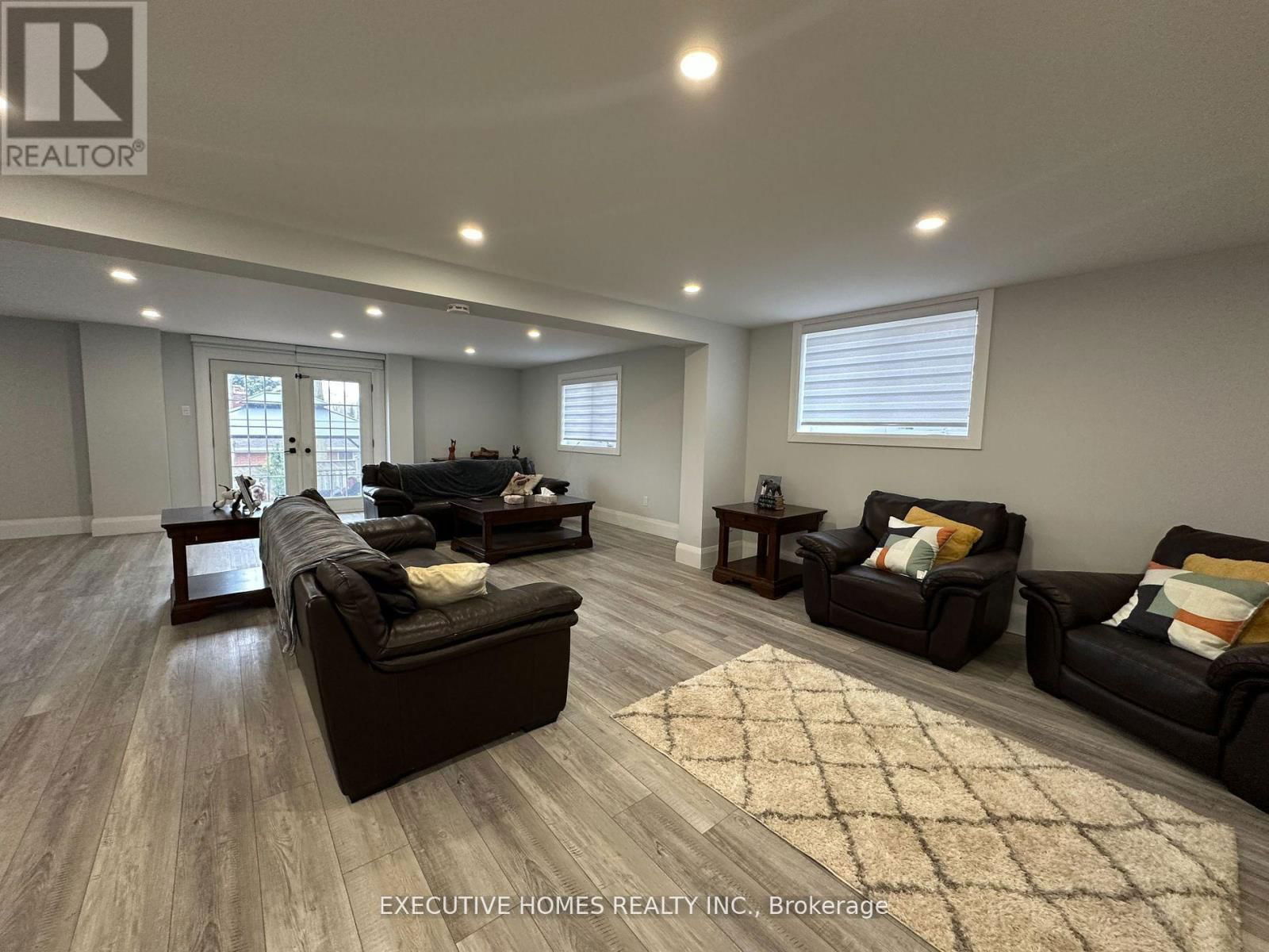 15 WESTBROOK PLACE Image 26