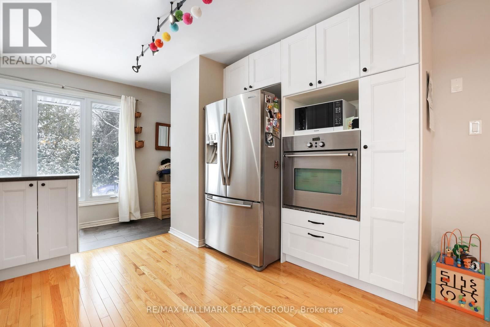 208 - 210 RENOUF AVENUE Image 10