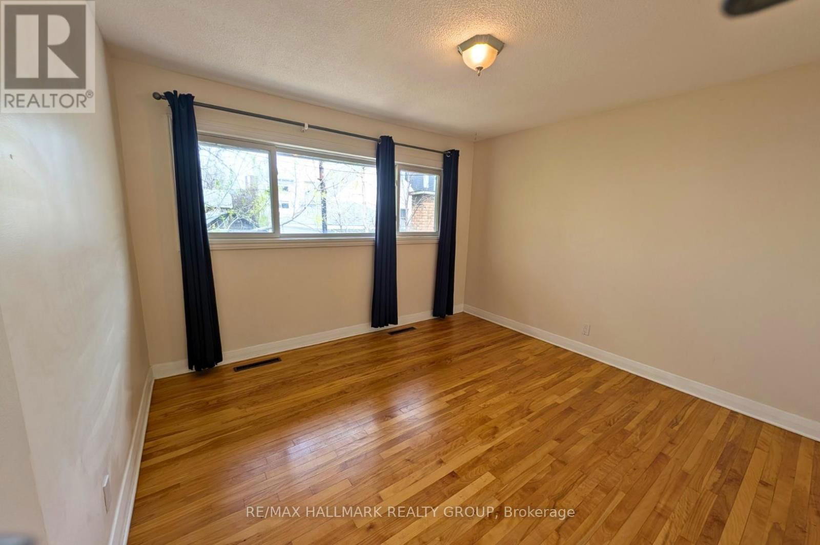 208 - 210 RENOUF AVENUE Image 13