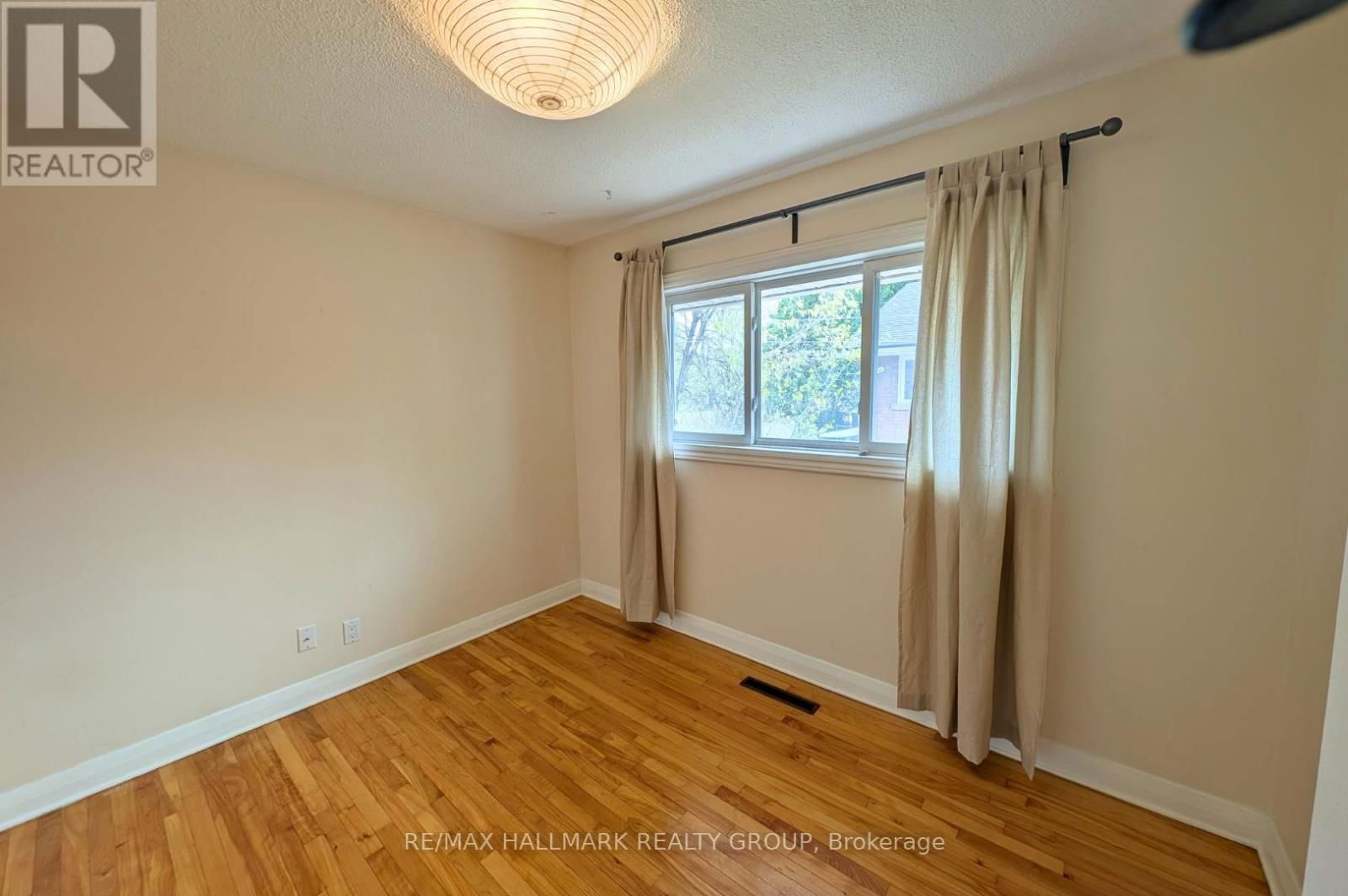 208 - 210 RENOUF AVENUE Image 14
