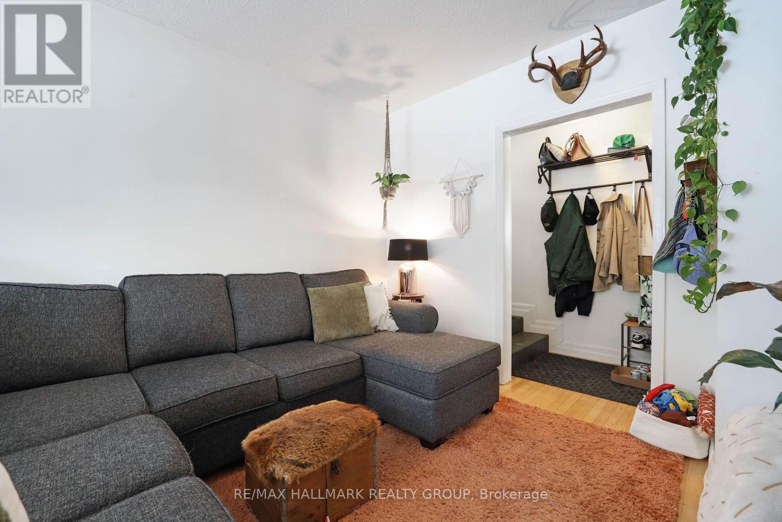 208 - 210 RENOUF AVENUE Image 26