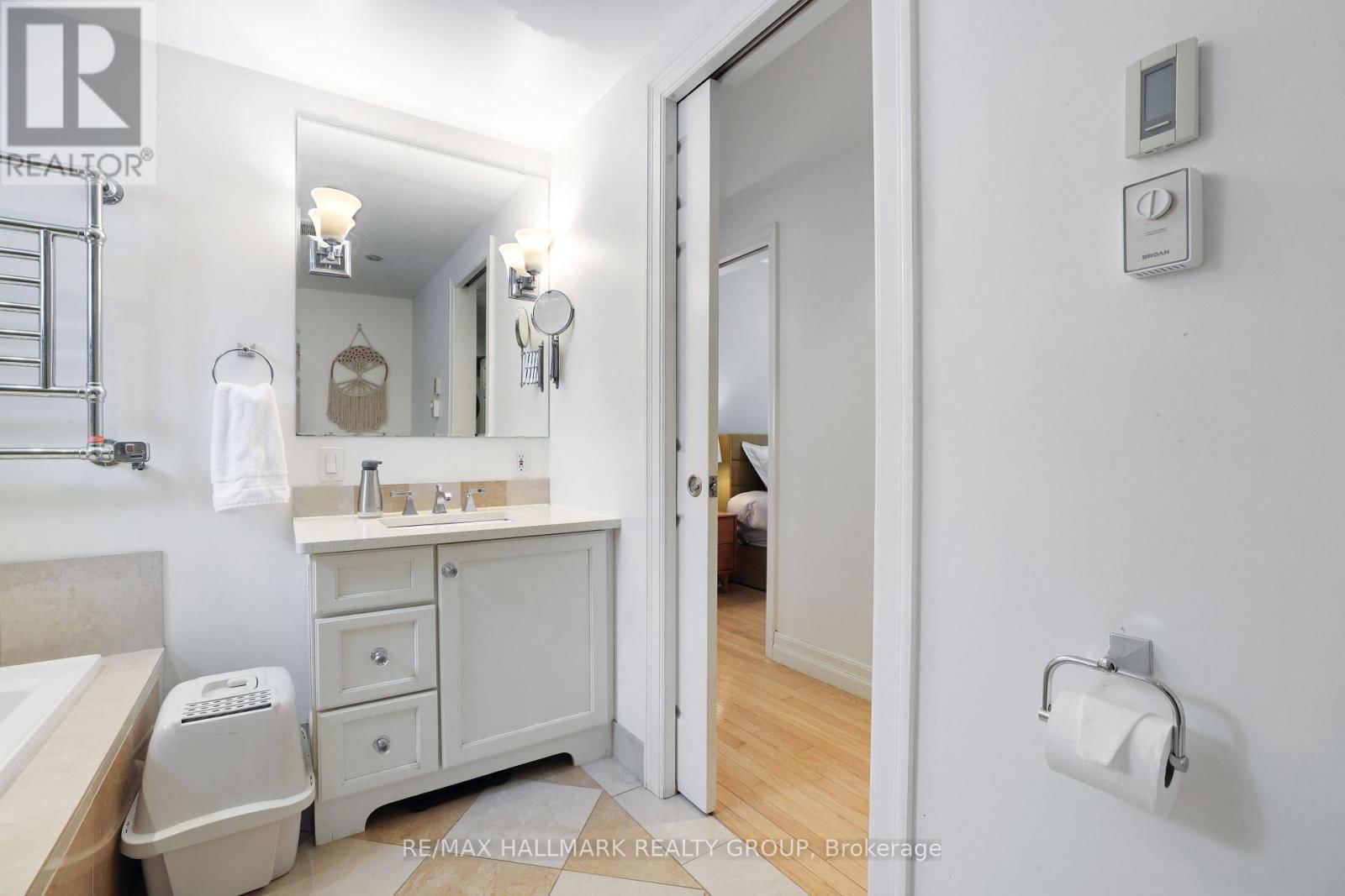 208 - 210 RENOUF AVENUE Image 37