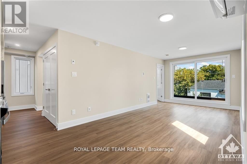 6 - 366 WINONA AVENUE Image 3