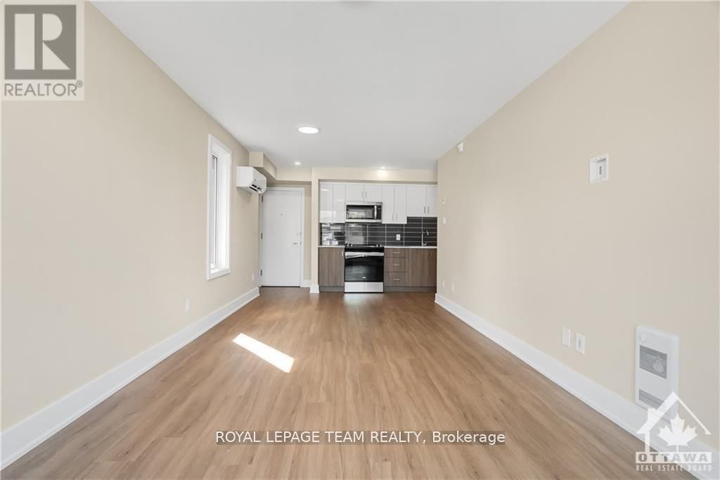 6 - 366 WINONA AVENUE Image 4
